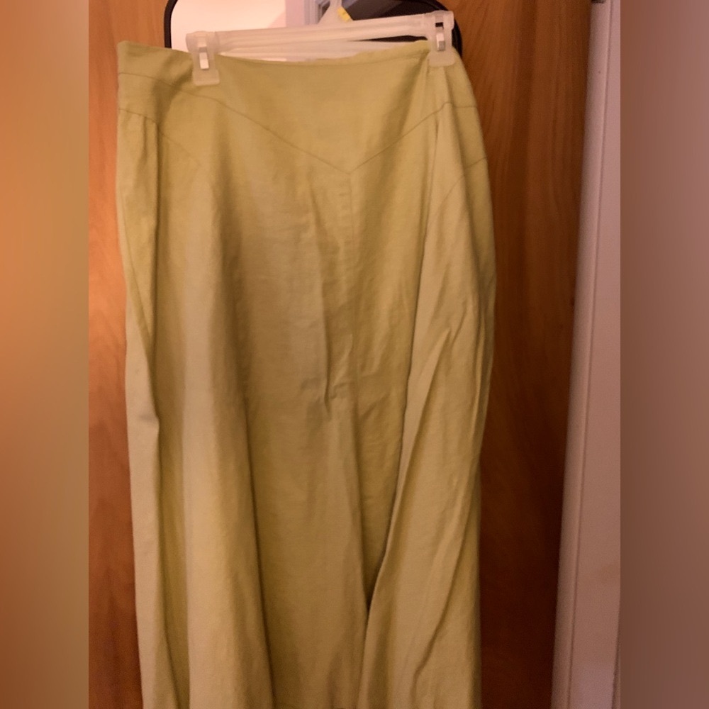 Spring green linen skirt, size 12